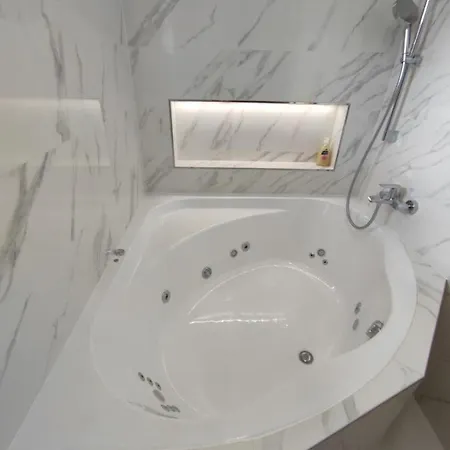 Lucs Casa de hóspedes Heľpa