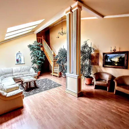 Casa de hóspedes Lucs 2*